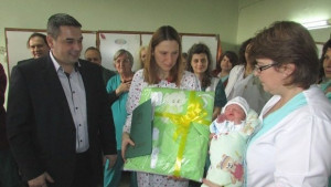 Англичанче се роди на Бабинден в горнооряховската болница