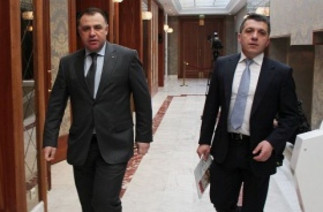 Проверяват за съдържанието на вода в пилешките продукти