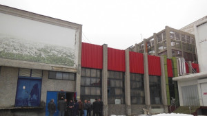 Полицията издирва собственика на Меком заради опасна инсталация с тонове