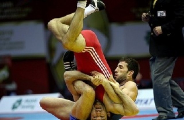 Кирил Терзиев донесе успех за своя отбор Майнц в германската Бундеслига по борба