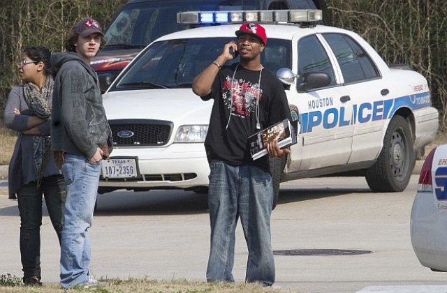 Трима ранени след престрелка в колеж в Тексас