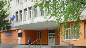 Наказват ученици участвали в боя пред Училището по Европейски езици