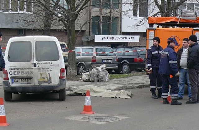 Кола без шофьор премаза жена в Шумен