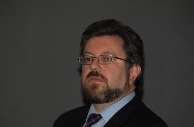 Искат извънредна сесия за културата