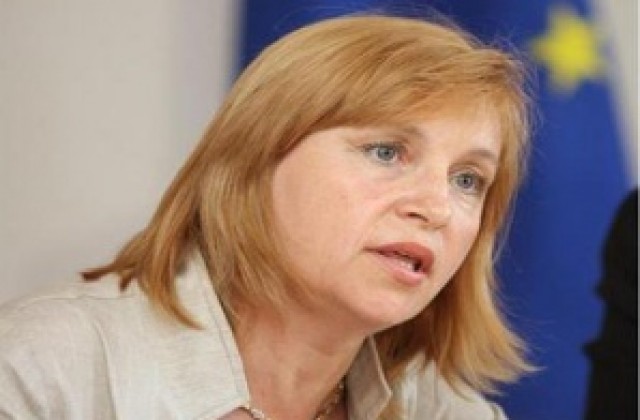 Зам.-министър Валентина Стоянова реже ленти на три социални обекта в Силистренско