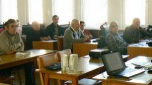 Димитровградски пенсионери овладяват интернет с компютърен курс