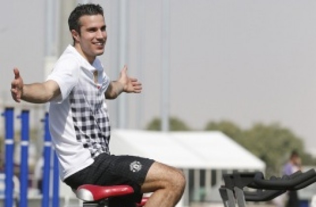 Бакари Саня: Ван Перси носи Юнайтед на гърба си