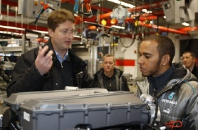 Люис Хамилтън: Искам да стана легенда, каквато бе Шумахер за Ферари