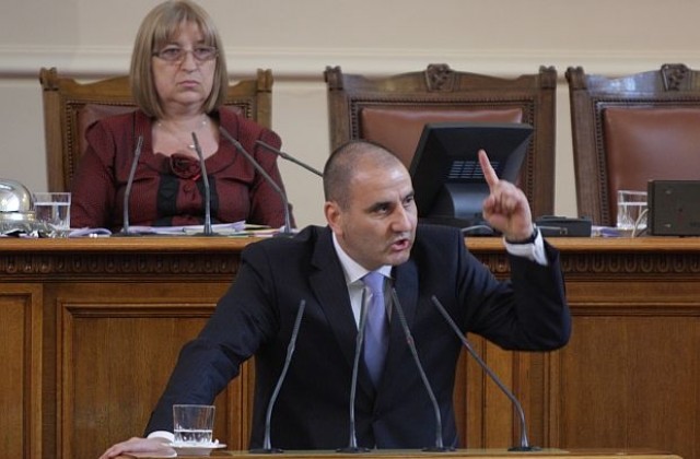 Цветанов ще информира депутатите за покушението срещу Доган