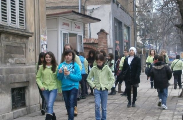 Понеделник е неучебен ден