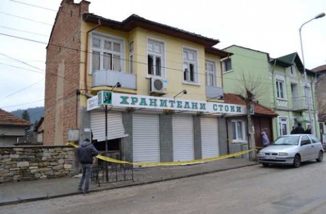 Бомбата в Дебелец е за сплашване, смята кметът на града Димитър Димитров