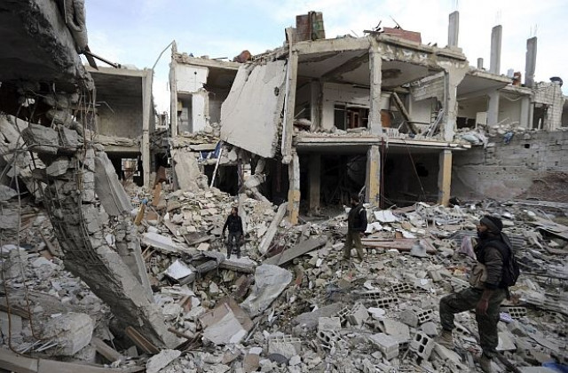 Експлозии и стрелба разтърсиха Дамаск