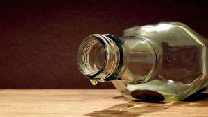 Продажбата на алкохол е забранена до 21 часа