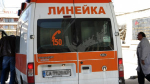 Младеж е с опасност за живота след сбиване в заведение