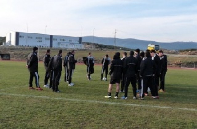 Ботев тръгва призори за Кипър, вижте на кой ще разчита Мъри