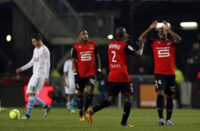 Марсилия се отдалечи от водачите след драматично равенство с Рен