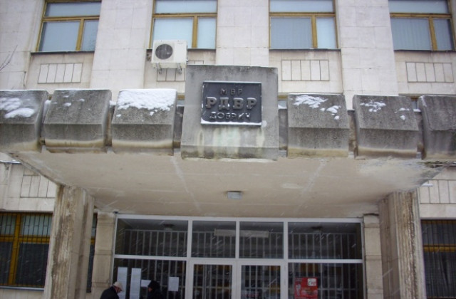 Над 460 полицаи охраняват избирателните секции в областта