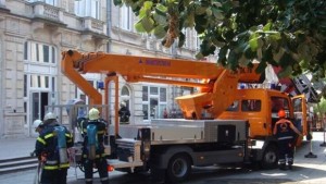 Бездомници подпалиха къща в Ценово в Русе горя мазе