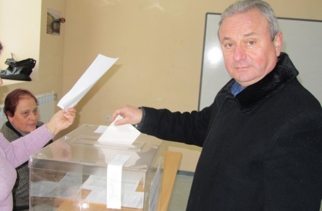 Кметът на Ловеч гласува, за да се съобразяват управниците с него