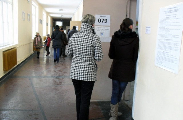 До 17.00 ч. 14,9 на сто от варненци се включиха в референдума