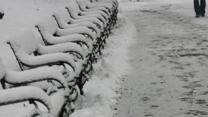 Остава много студено