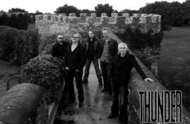 Thunder  идват на Kavarna Rock