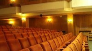 Театър Искри и сезони гостува на горнооряховска сцена