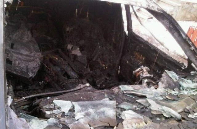 Запалиха колата на футболист на „Ботев