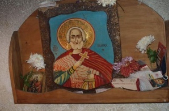 130 фамилии от Крупник вдигат храм на Св. Мина с дарения