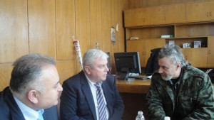 Десетки жители споделиха проблемите си на депутатска приемна в Страхилово