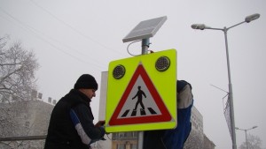 Соларни пътни знаци монтират в Димитровград Напролет детска площадка с
