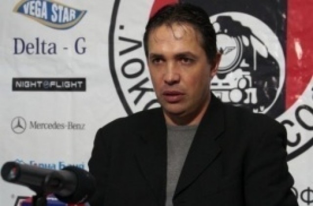 Тони Велков и Владо Лалов  поемат школата на Локо Сф