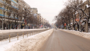 Пътищата в областта заледени но проходими