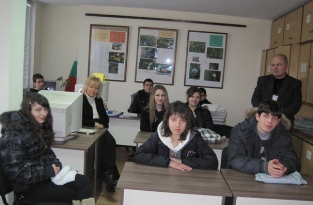 Ученици се интересуват от родословни изследвания