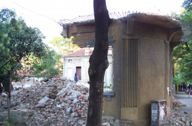 С 40 000 лева ще бутат стари сгради в „Централен”