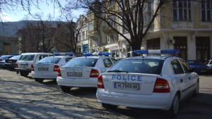 Задържаха трима младежи автори на взломни кражби от хранителни магазини