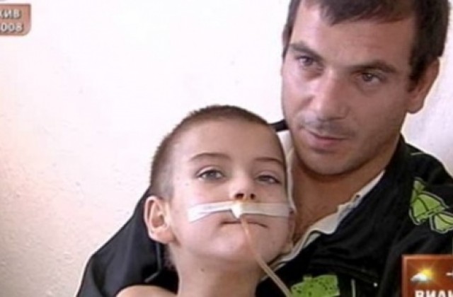 Благодетел дари 250 лева за лекарства на 11-годишно дете