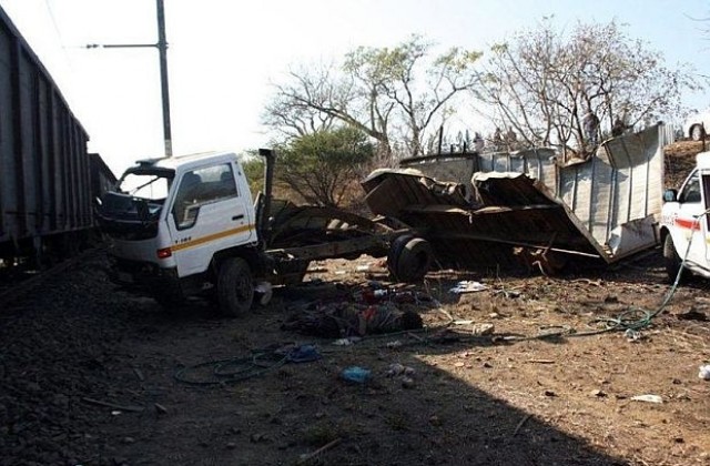 Два влака се сблъскаха в ЮАР, стотици са ранени