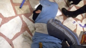 Двама полицаи осуетиха въоръжен грабеж на хранителен магазин в Шумен