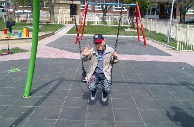 Да помогнем на Ники!