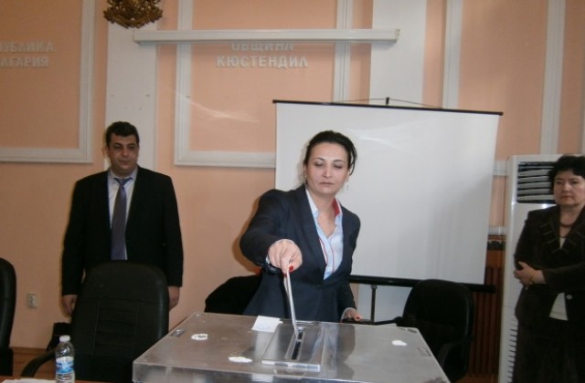 Мая Шишкова подаде оставка като зам.-председател на ОС-Кюстендил. Сменя я Ангел Джонев