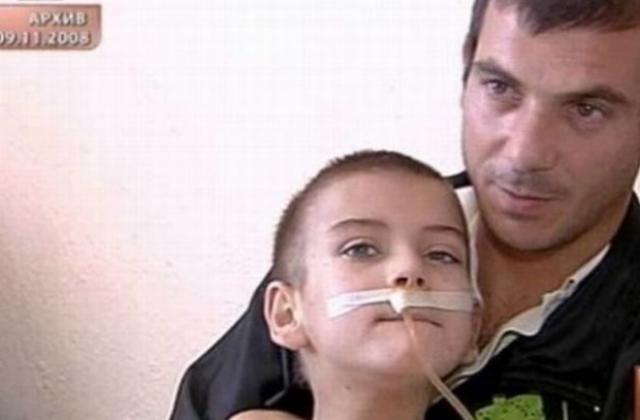 Благодетел дари 250 лева за лекарства на 11-годишния Ники