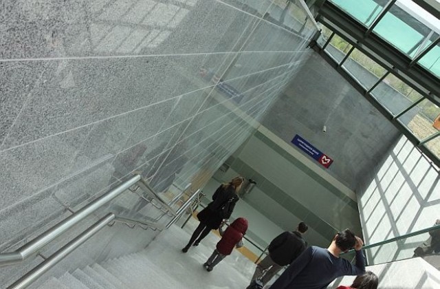 Въвеждат нови условия за паркиране край станциите на метрото