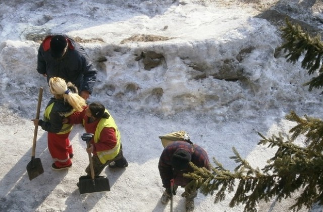 Заледени улици изненадаха тази сутрин габровци