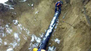 Над 4 км тръби положени от канализацията на Първомайци