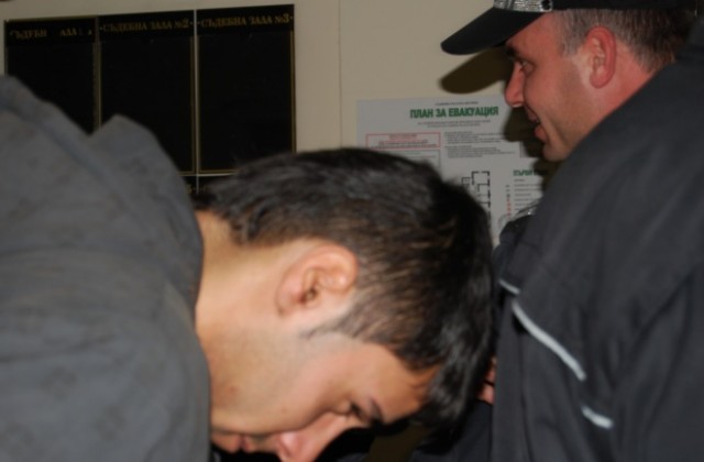 Постоянен арест за младежа, хванат по време на обир на магазин в Шумен