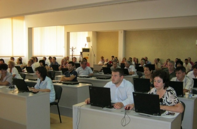 Бюджет и нова общинска фирма - след сесията в Казанлък