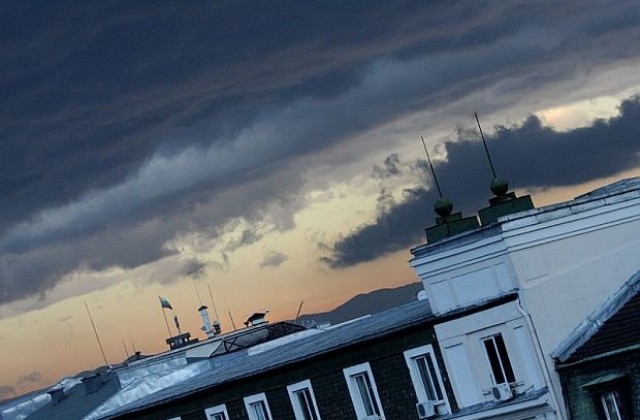 Температурни рекорди във В. Търново и Свищов, живакът скочи над 18°