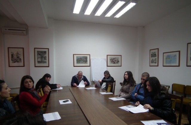 Деветима започват работа в Община Севлиево по проект „Ново начало