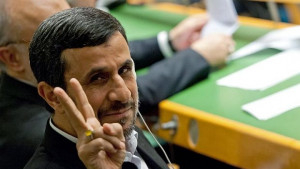 Ахмадинеджад иска да стане първият ирански космонавт